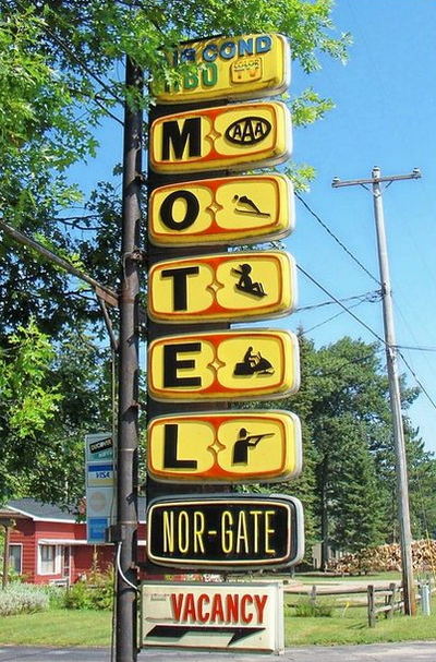 Totem Lodges (Nor-Gate Motel) - Sign From Alan On Flickr (newer photo)